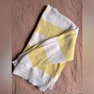 vigoss sweater cropped size large, like new